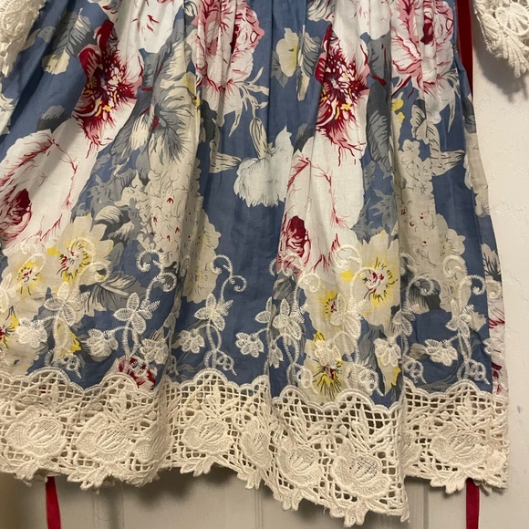 Elegant Floral Kids Dress with Lace - Blue and Red - Picture 4 of 6